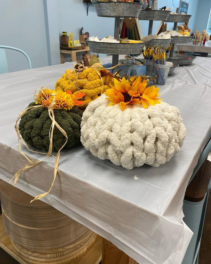 CHUNKY YARN PILLOW - OCT 3rd - 10:00 AM